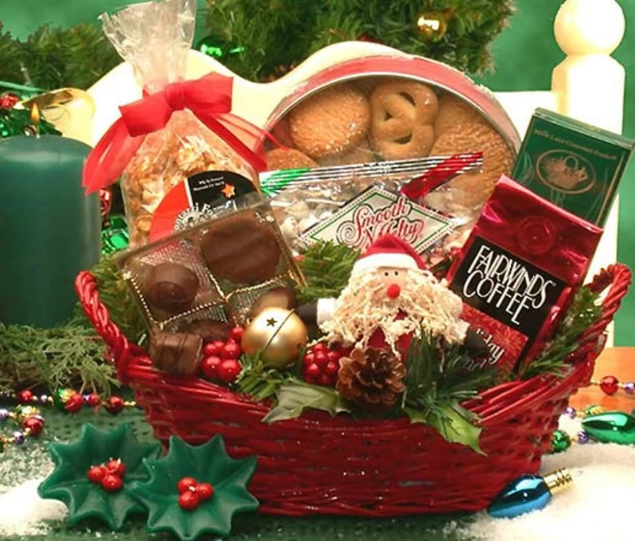 GBDS Holiday Cheer Gift Basket - Festive Gourmet Treats & Gifts for Christmas