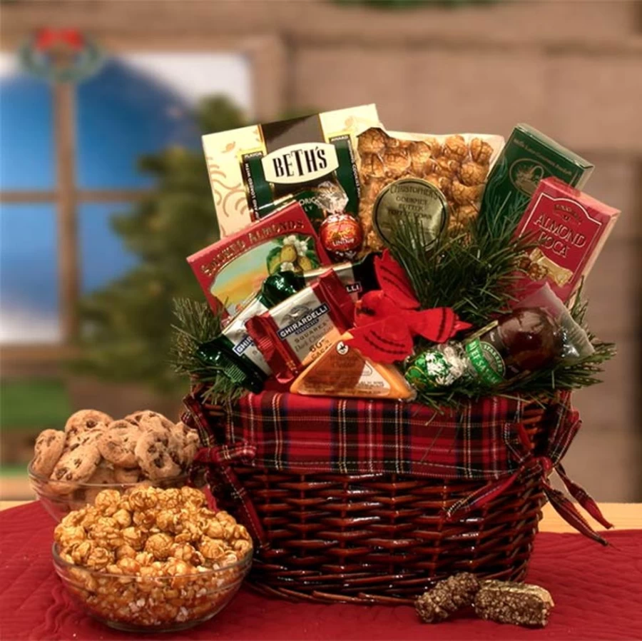 "GBDS Vintage Christmas Gift Basket - Old Fashioned Holiday Hamper with Classic Treats"