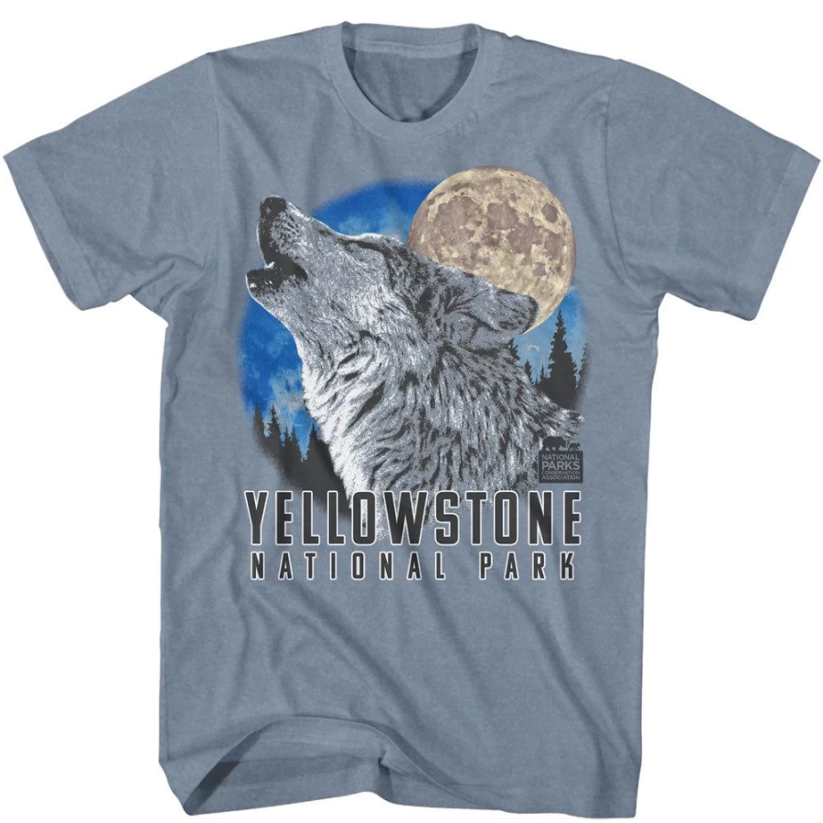 "MeTV Custom Brands Unisex Yellowstone National Park Howling Wolf T-Shirt"